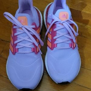 Adidas ultraboost breast cancer edition